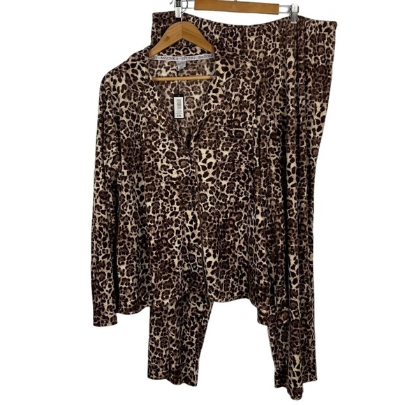 BADGLEY MISCHKA STUDIO CHEETAH LEOPARD SOFT FUZZY MATCHING PAJAMA PJ SET - Picture 3 of 14